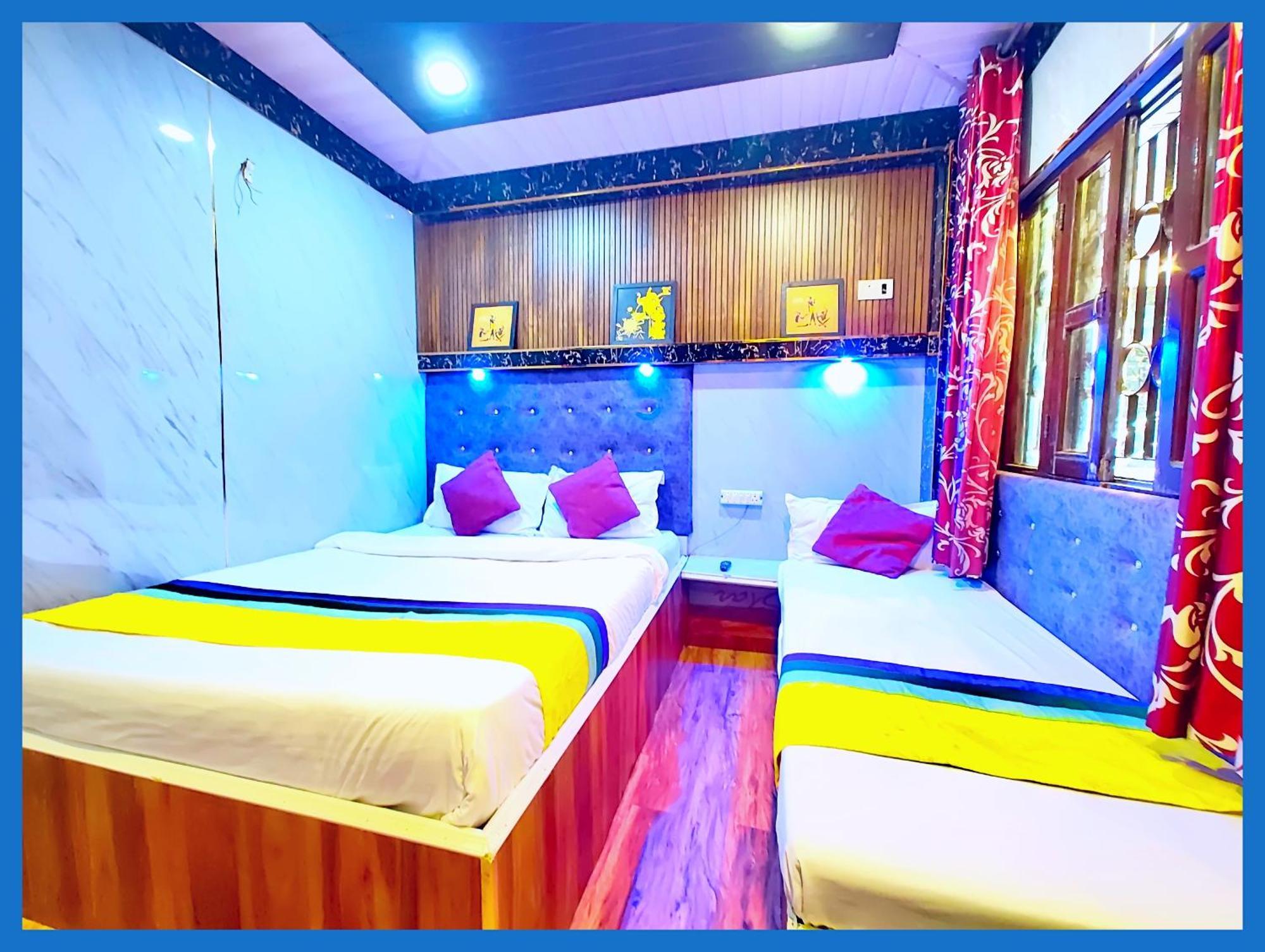 Flattiess ! Hotel Near Mall Road - Open Sitting Area On Terrace With Full Naini Lake View And Mountain Valley View - Wi Fi - Room Service Available - Top Rated Hotel Naini Tāl Exterior foto
