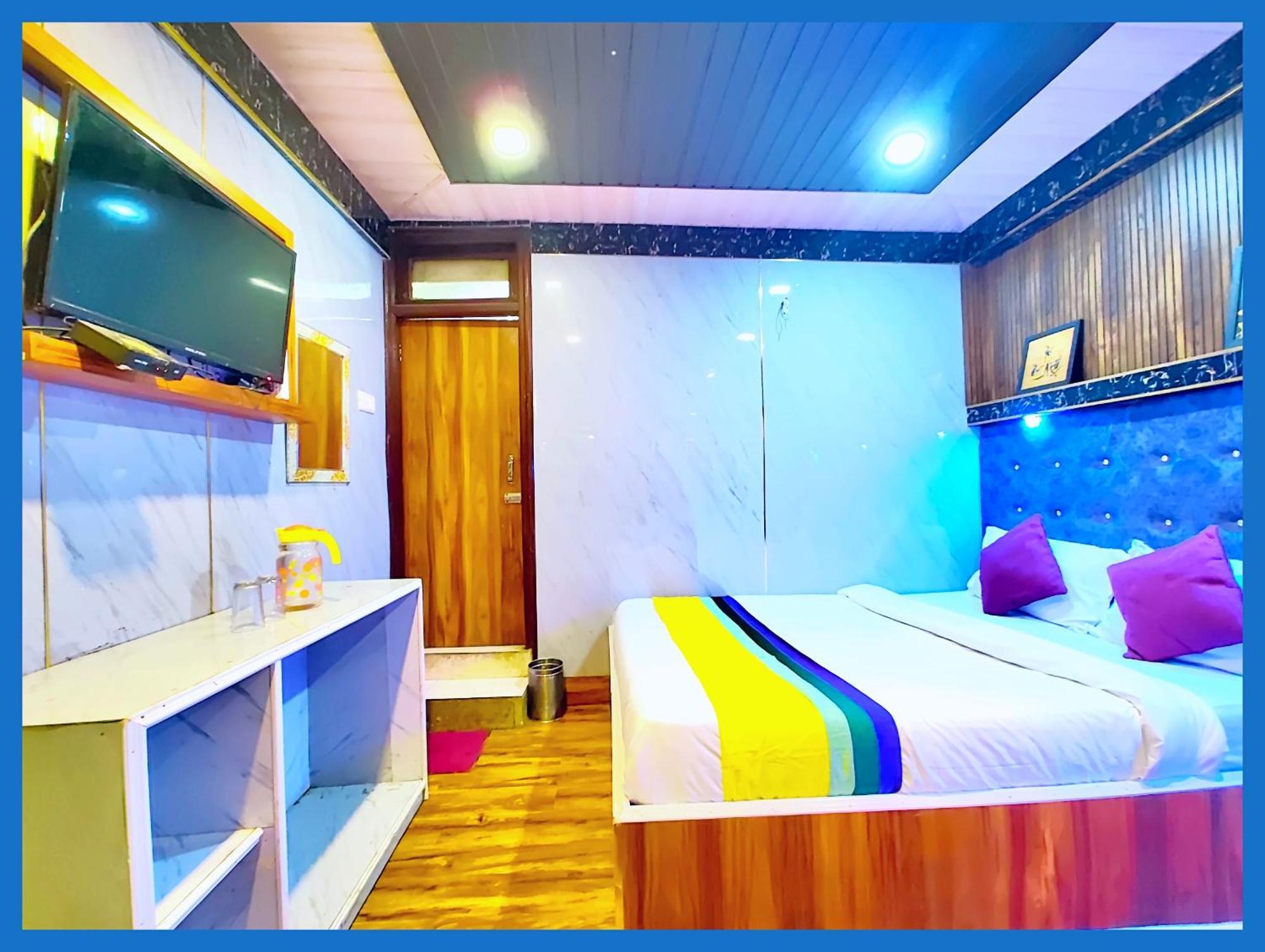 Flattiess ! Hotel Near Mall Road - Open Sitting Area On Terrace With Full Naini Lake View And Mountain Valley View - Wi Fi - Room Service Available - Top Rated Hotel Naini Tāl Exterior foto
